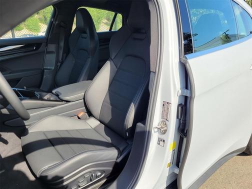 2026 Porsche Panamera 4