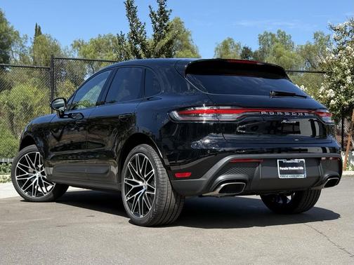 2025 Porsche Macan 
