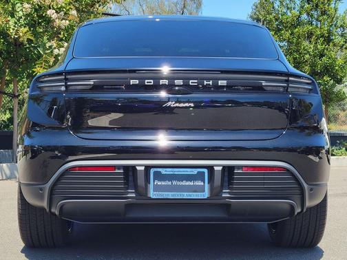 2026 Porsche Macan Macan Electric