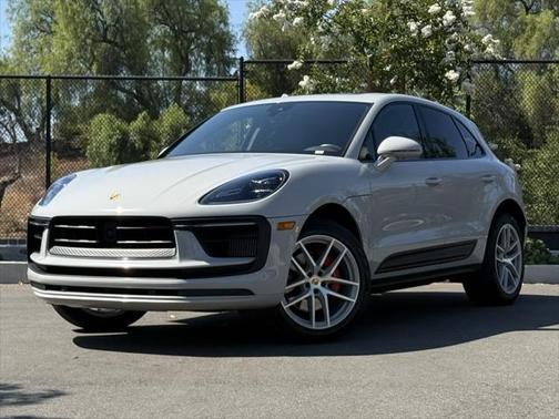 2022 Porsche Macan Base