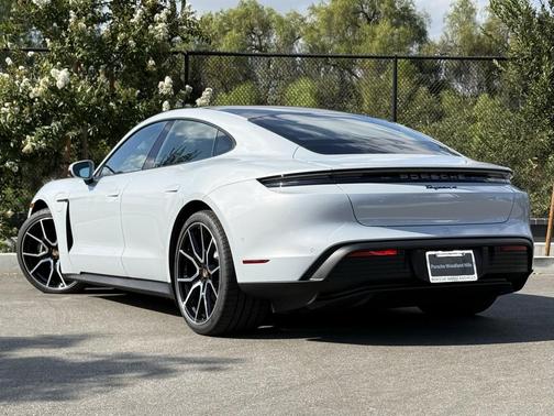 2025 Porsche Taycan 4