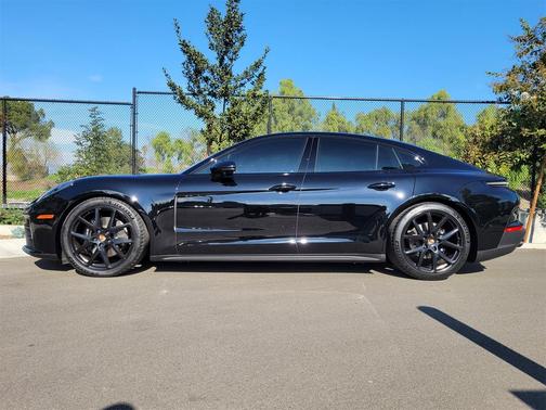 2024 Porsche Panamera Base (PDK)