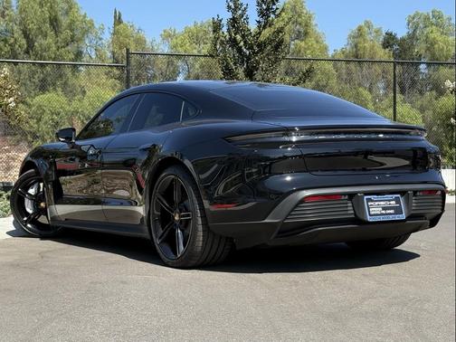 2023 Porsche Taycan 