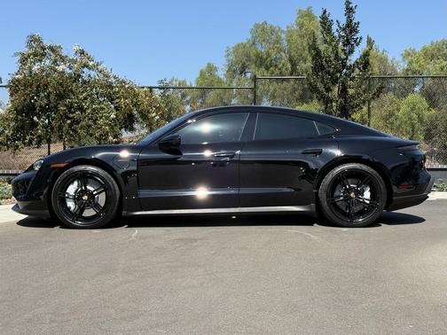 2023 Porsche Taycan 