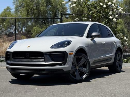 2025 Porsche Macan Loaner