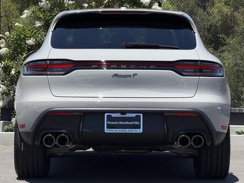 2025 Porsche Macan Loaner