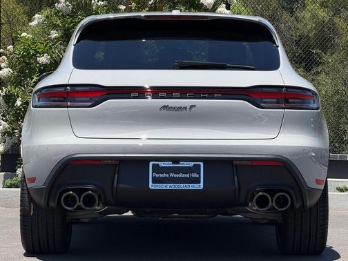 2025 Porsche Macan Loaner