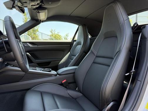 2025 Porsche 911 Carrera