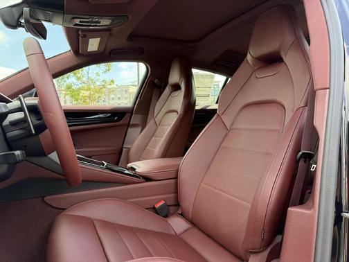 2026 Porsche Panamera 4