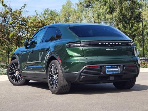 2025 Porsche Macan 4S
