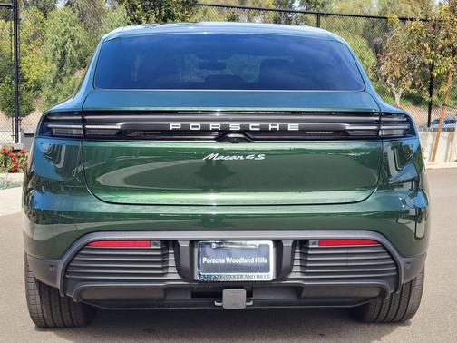 2025 Porsche Macan 4S