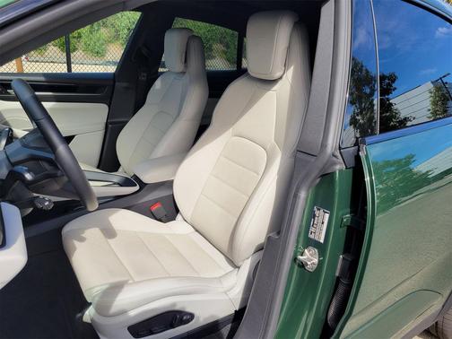 2025 Porsche Macan 4S