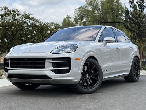 2026 Porsche Cayenne GTS