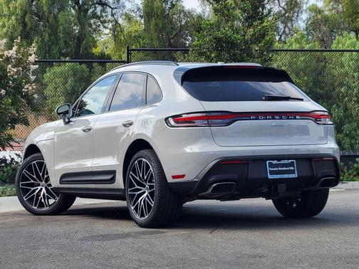 2026 Porsche Macan Macan