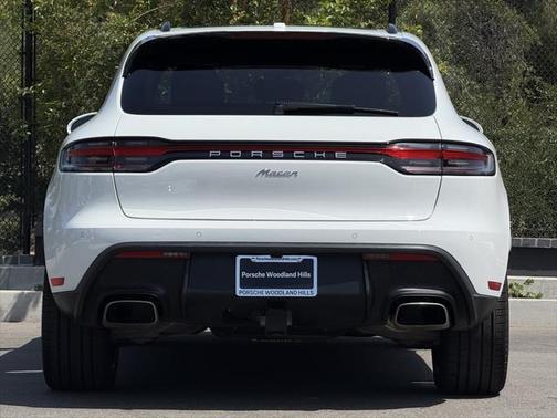 2025 Porsche Macan Base