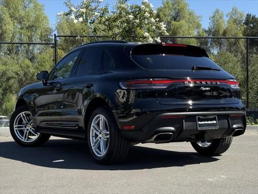 2025 Porsche Macan Base