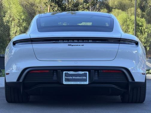 2025 Porsche Taycan 4