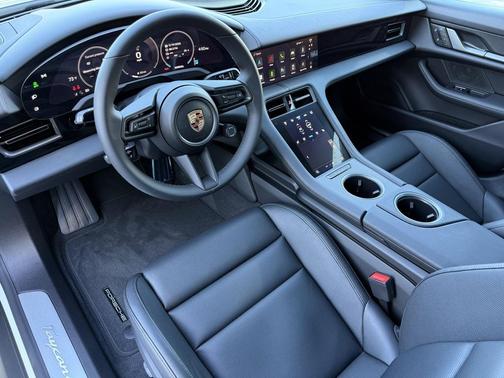 2025 Porsche Taycan 4