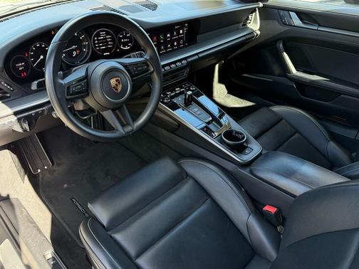 2022 Porsche 911 Carrera