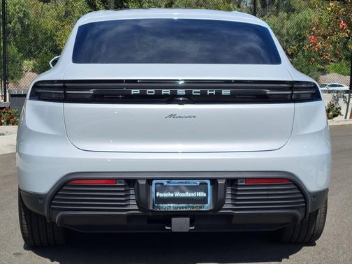 2025 Porsche Macan 