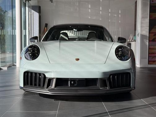 2026 Porsche 911 Carrera GTS
