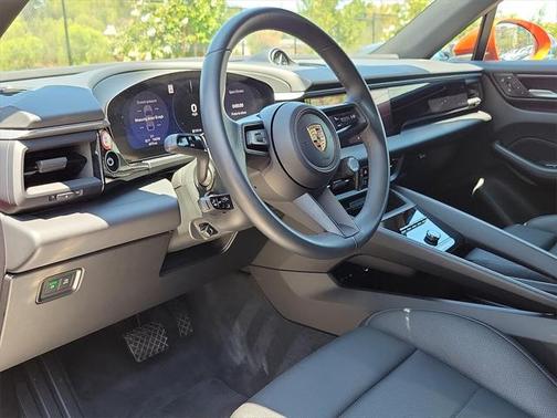 2024 Porsche Macan Electric 4