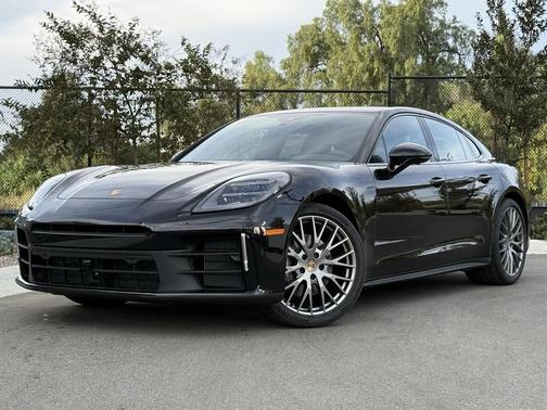 2026 Porsche Panamera 4