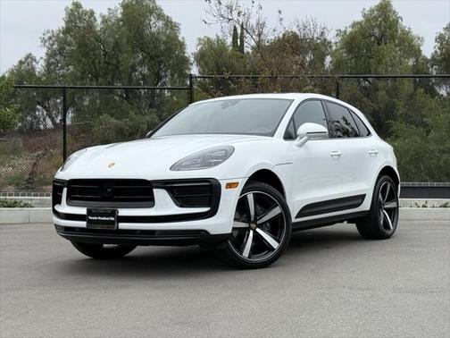 2025 Porsche Macan Base