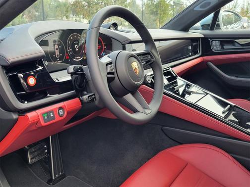 2026 Porsche Panamera GTS