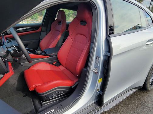 2026 Porsche Panamera GTS