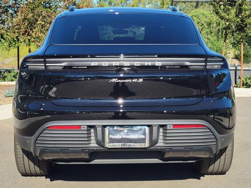 2025 Porsche Macan 4S