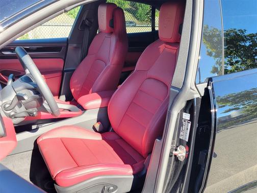 2025 Porsche Macan 4S