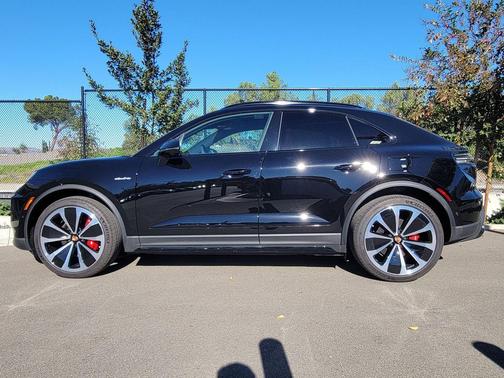 2025 Porsche Macan 4S
