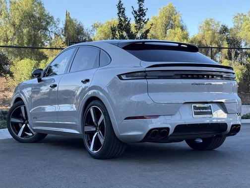 2026 Porsche Cayenne GTS
