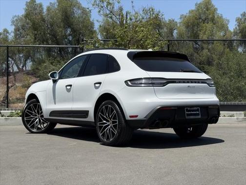 2024 Porsche Macan Base