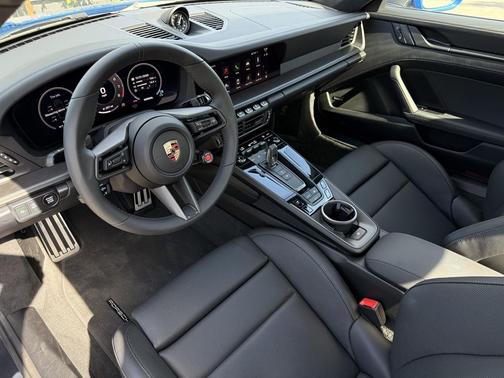 2025 Porsche 911 Carrera S