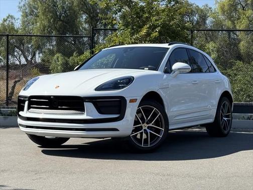 2024 Porsche Macan Base