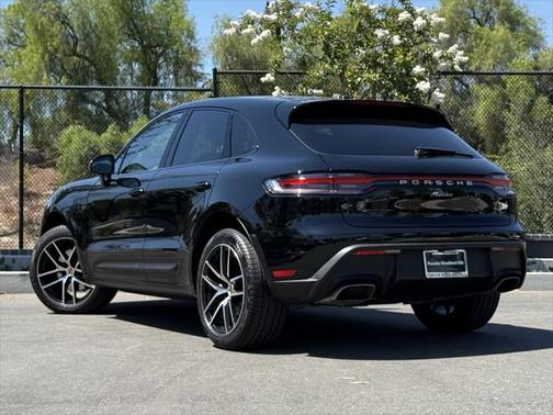2024 Porsche Macan Base