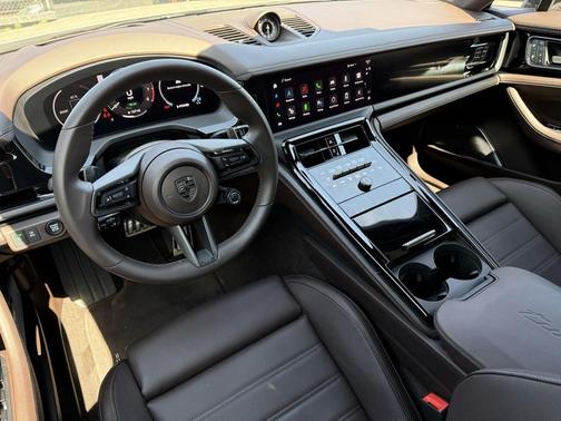 2025 Porsche Panamera Turbo