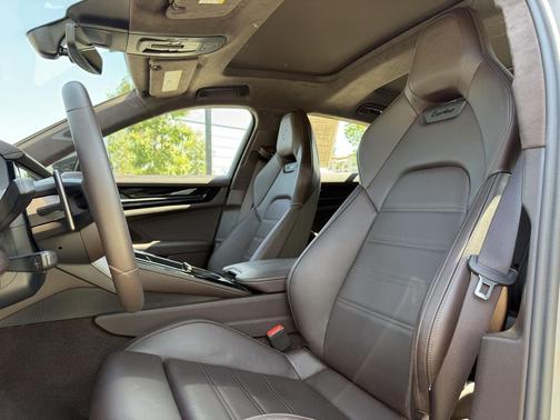 2025 Porsche Panamera Turbo