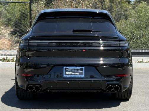 2025 Porsche Cayenne GTS