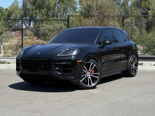 2025 Porsche Cayenne GTS