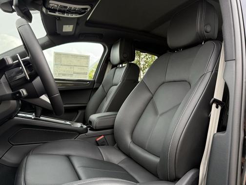 2026 Porsche Macan S