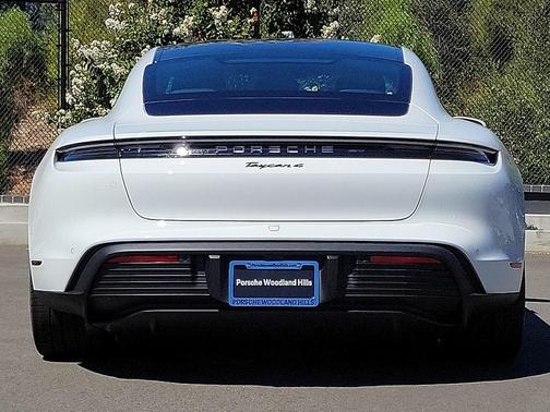 2025 Porsche Taycan 4