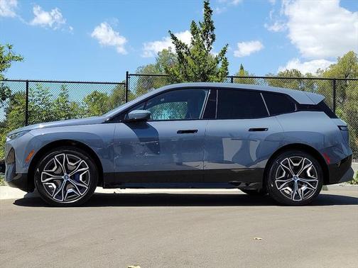 2025 BMW iX xDrive50