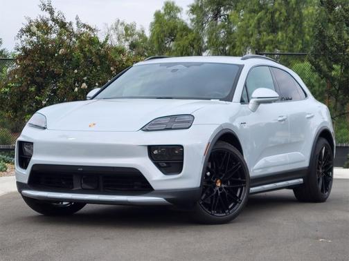 2025 Porsche Macan 4S