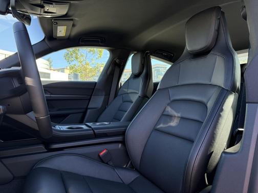 2025 Porsche Taycan 4S