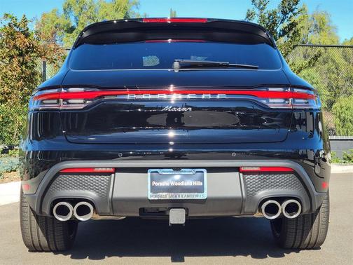 2025 Porsche Macan Loaner