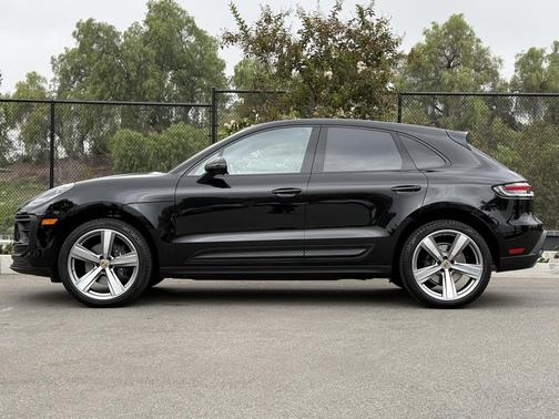 2025 Porsche Macan Loaner