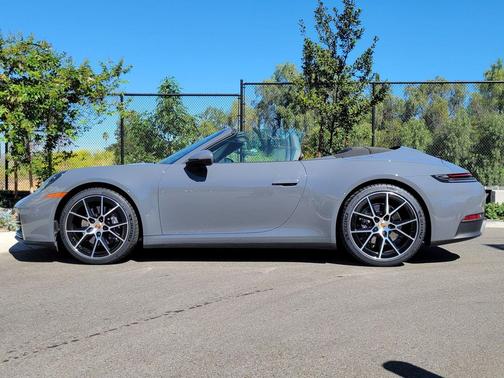 2025 Porsche 911 Carrera